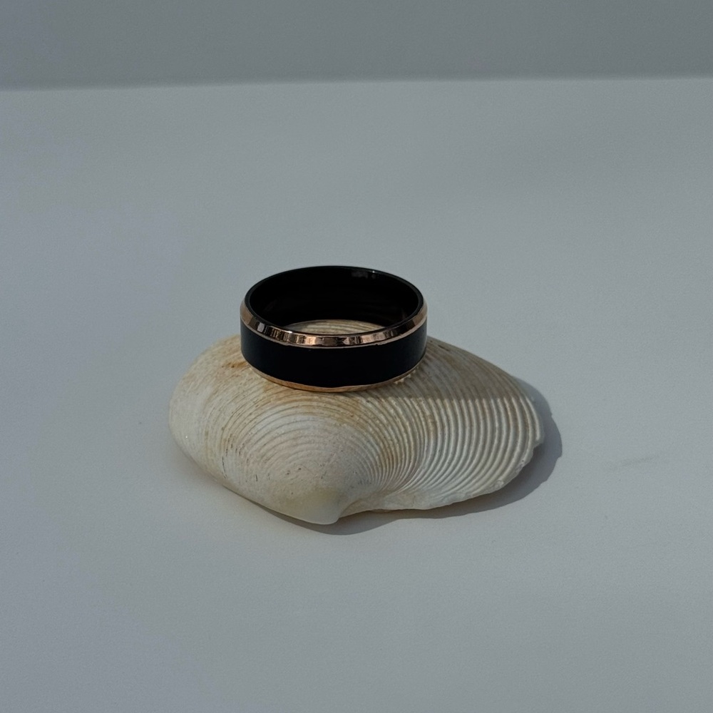 Men’s Black and Rose gold ring size 10